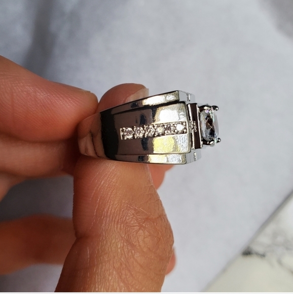 New Luxury Men's Ring - Picture 6 of 7